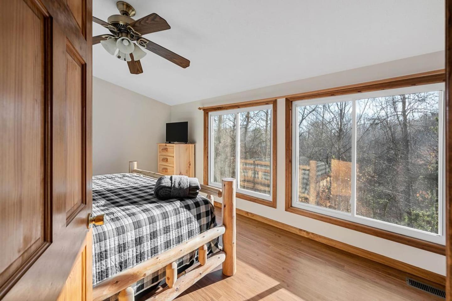 Dog Friendly! Views! Hot Tub! Close To Pf! Gsmnp Sevierville Zewnętrze zdjęcie
