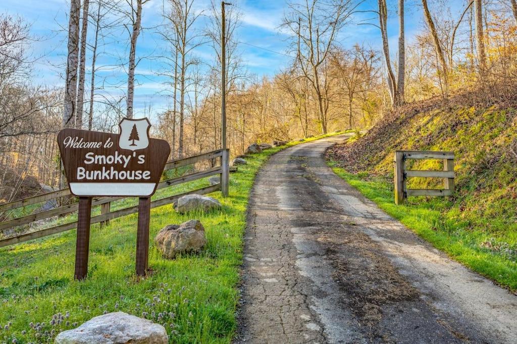 Dog Friendly! Views! Hot Tub! Close To Pf! Gsmnp Sevierville Zewnętrze zdjęcie