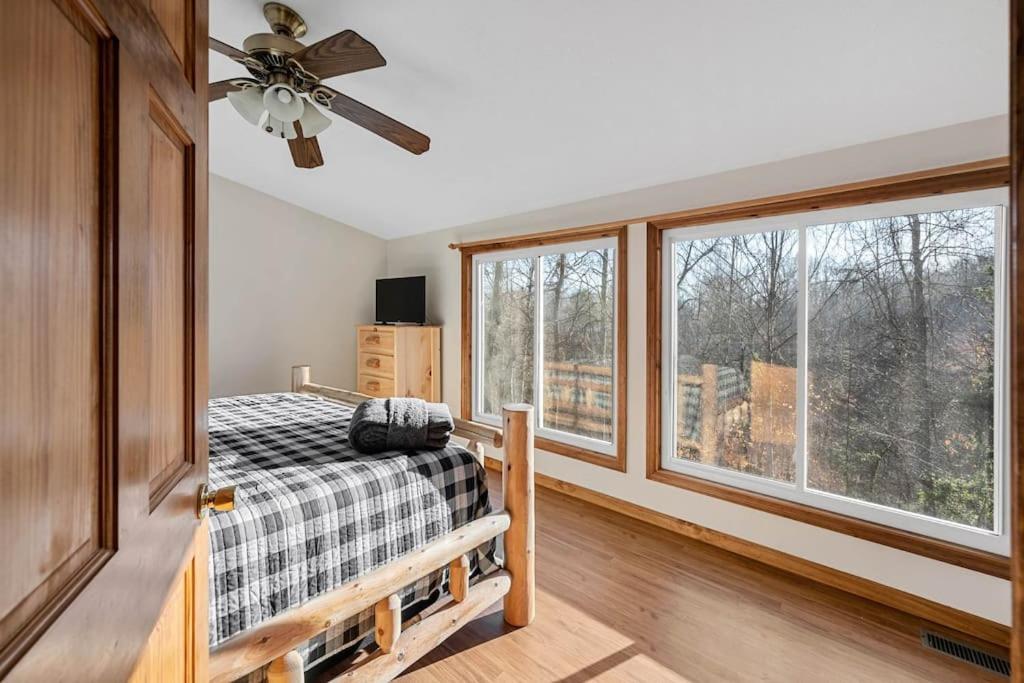 Dog Friendly! Views! Hot Tub! Close To Pf! Gsmnp Sevierville Zewnętrze zdjęcie